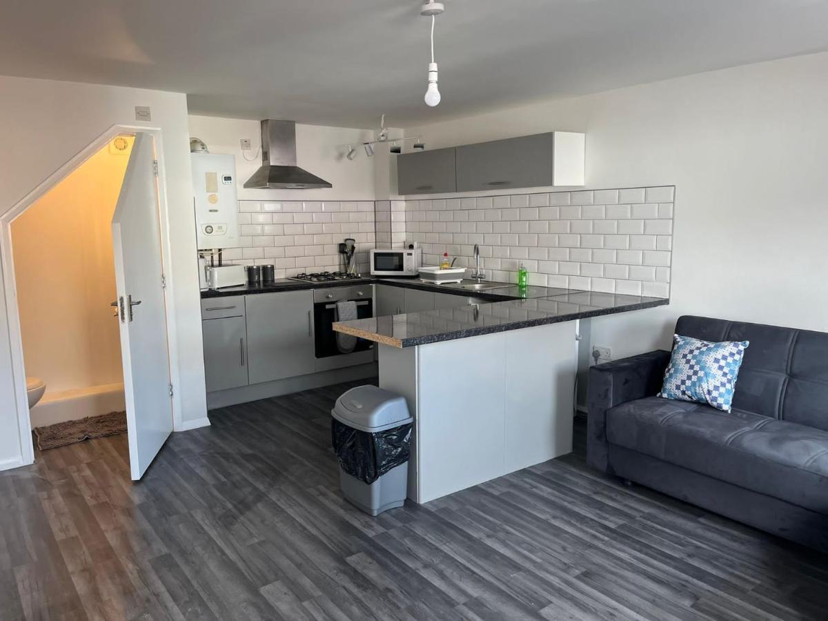 2 Bed Hengrove Villa Bristol Bagian luar foto