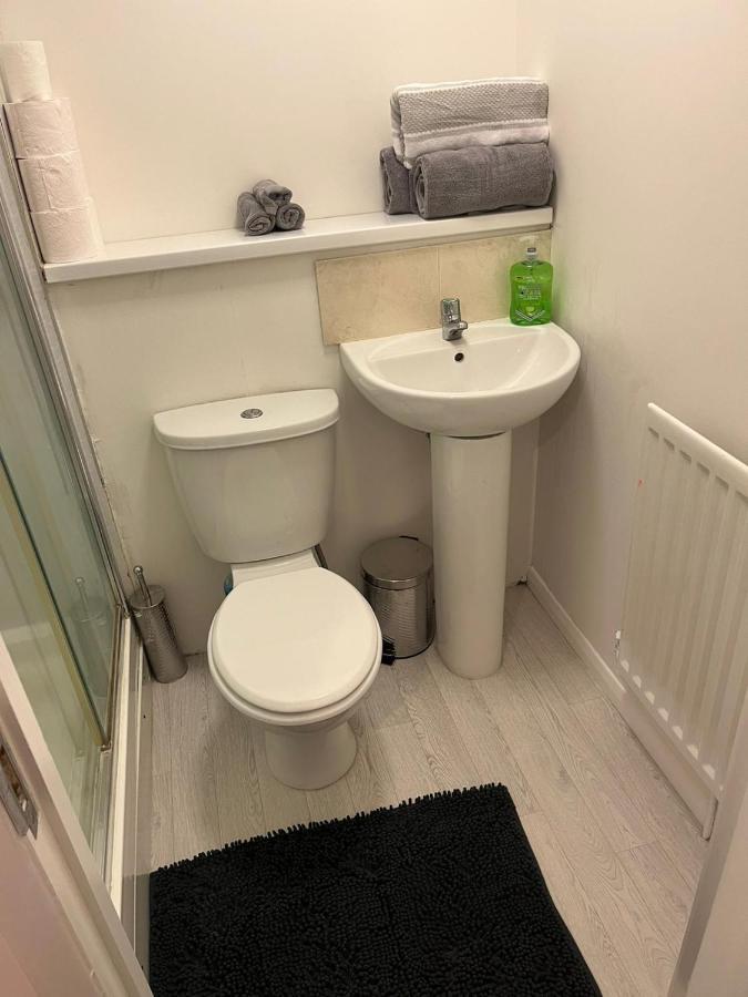 2 Bed Hengrove Villa Bristol Bagian luar foto